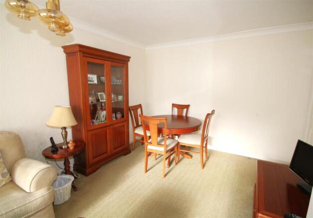 Living Room e.JPG
