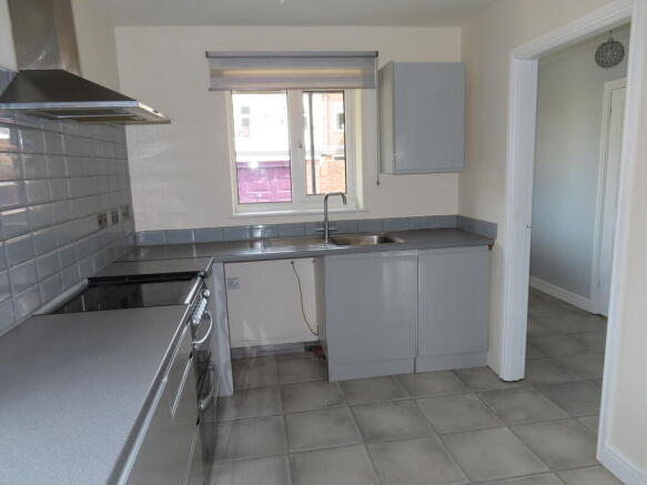 3 bed Semi-Detached for sale Image 8