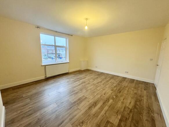 2 bed Flat to rent Image 9