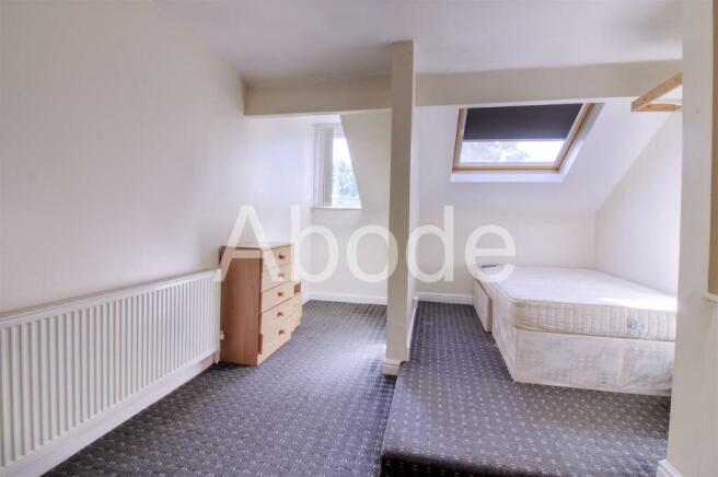 8 bed House to rent Image 8