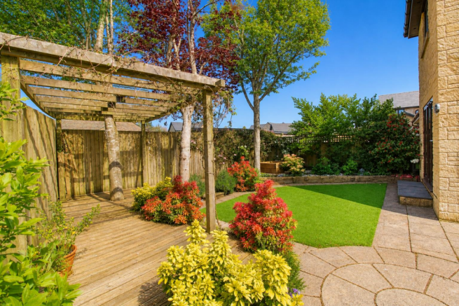 rear garden without shade.png