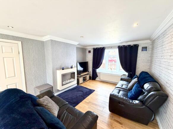 3 bed Terraced for sale Image 4