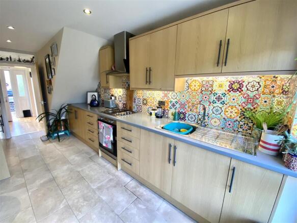 KITCHEN DINING ROOM