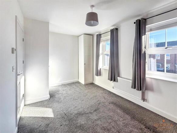 2 bed Semi-Detached for sale Image 7