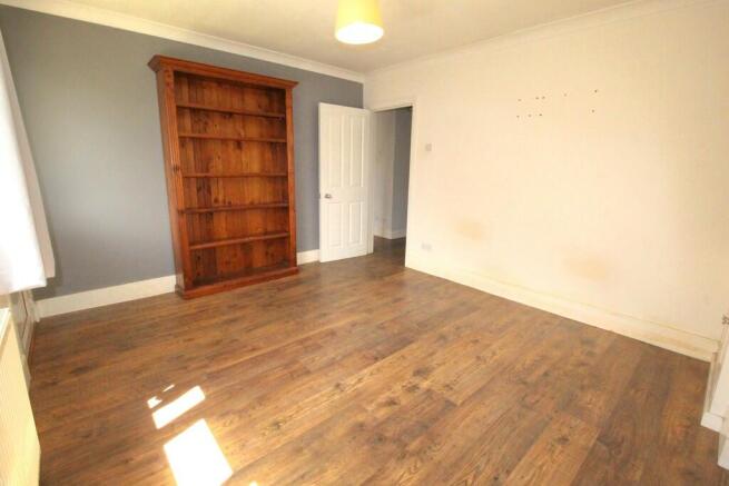 4. Lounge Reverse