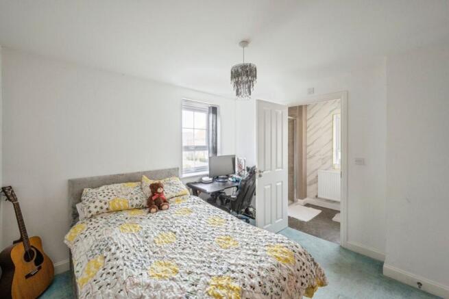 3 bed Semi-Detached for sale Image 10