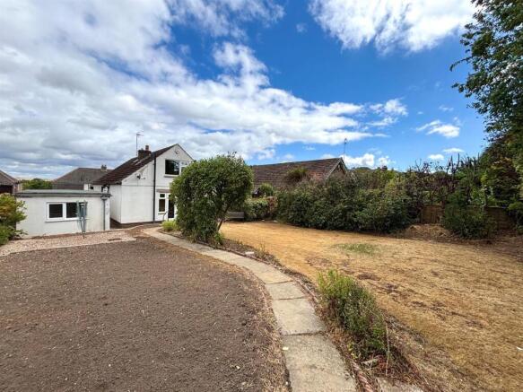 4 bed Detached for sale Image 6
