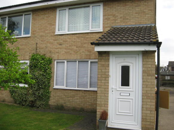Front / Entrance 