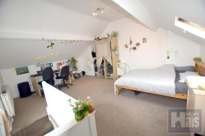 4 bed Terraced to rent Image 11