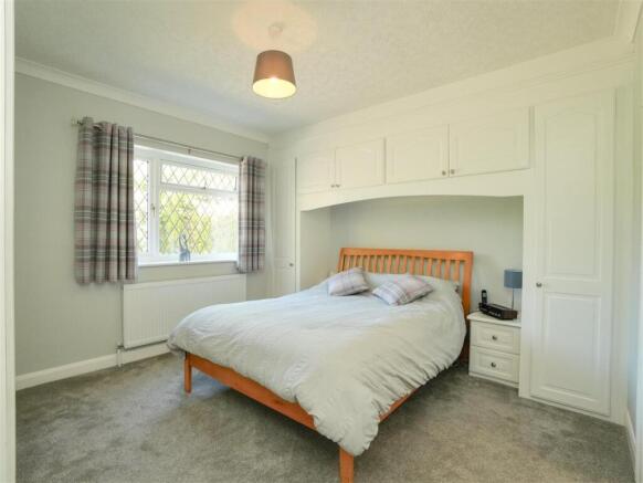 4 bed Detached Bungalow for sale Image 6