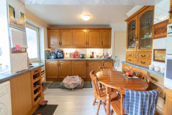 3 bed Semi-Detached for sale Image 4