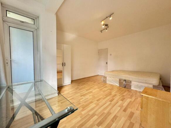 WhatsApp Image 2024-10-07 at 14.49.26.jpeg