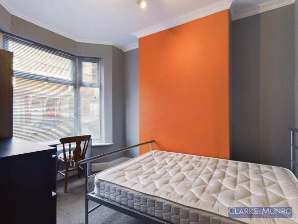 3 bed Town House to rent Image 6