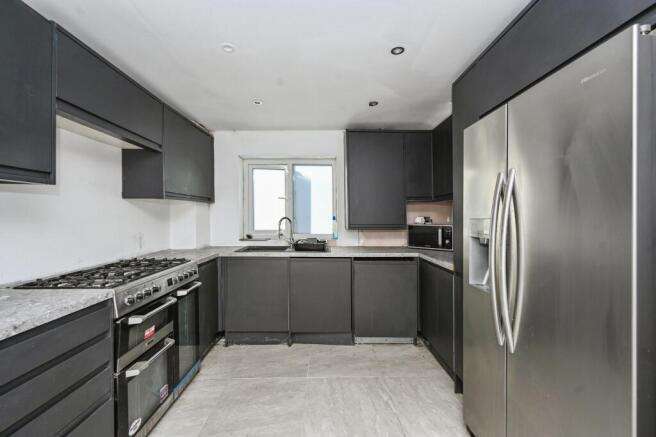 3 bed Semi-Detached for sale Image 6