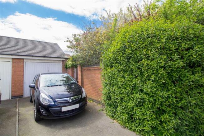 SINGLE GARAGE