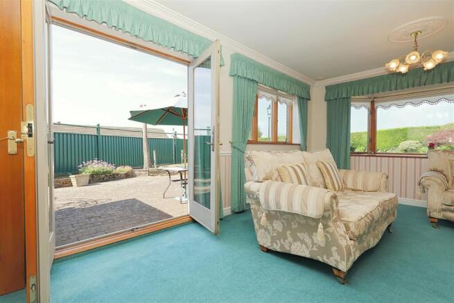2 bed House for sale Image 4