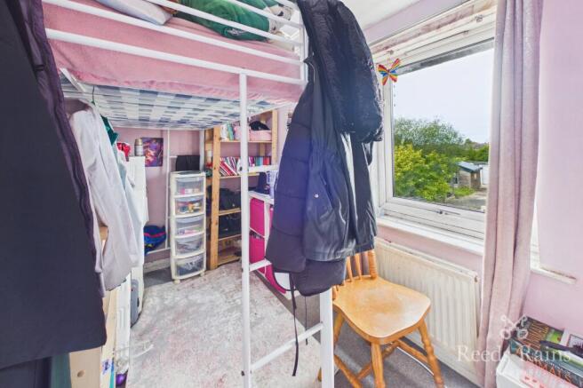 3 bed Semi-Detached for sale Image 9