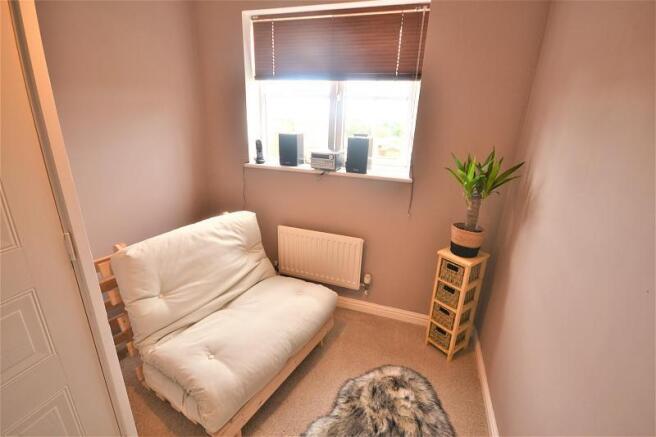 bedroom .jpg