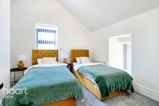 3 bed Town House for sale Image 12