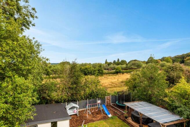 Buttons Farm Road, Wolverhampton, WV4 photo 4