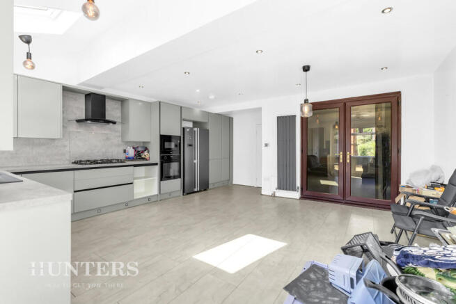 3 bed Semi-Detached for sale Image 6