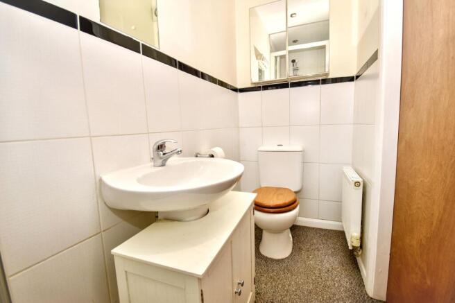 2 bed Flat for sale Image 8