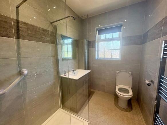 3 bed Semi-Detached to rent Image 9