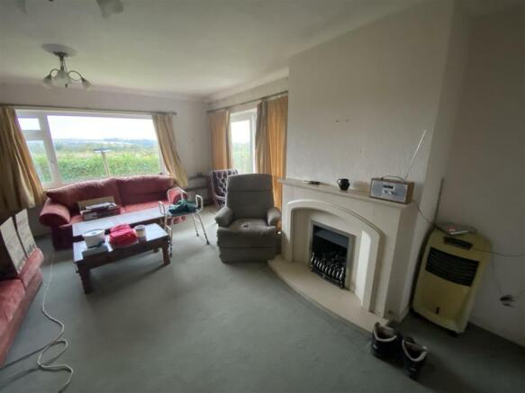 67 Killyvarder Way, St Austell. Lounge.JPG