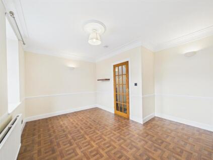 Emmaline, Main Street. Bridge Of Earn, Perth, PH2 9PL