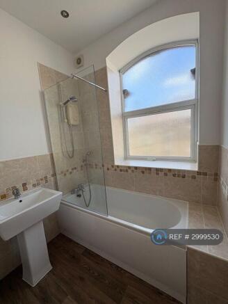 2 bed Flat to rent Image 7