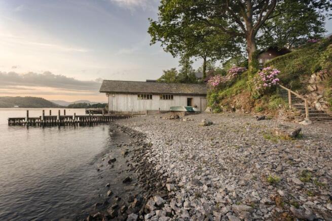 Private Lake Frontage