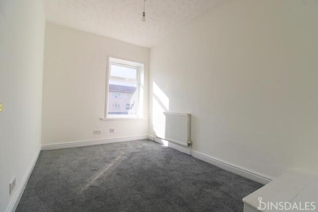 2 bed Terraced to rent Image 6