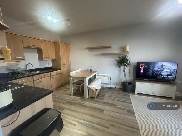 Kitchen / Lounge 