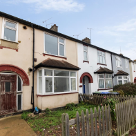 114d, Wakering Avenue, Shoeburyness, Southend-on-sea SS3 9BB