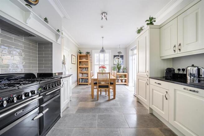 Kitchen dining room