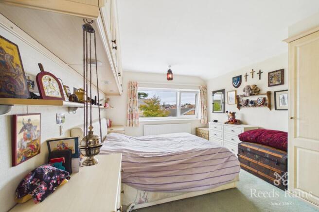 4 bed Detached for sale Image 5