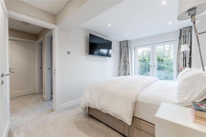 4 bed Detached for sale Image 7