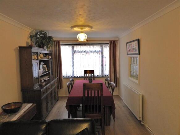 diningarea.JPG