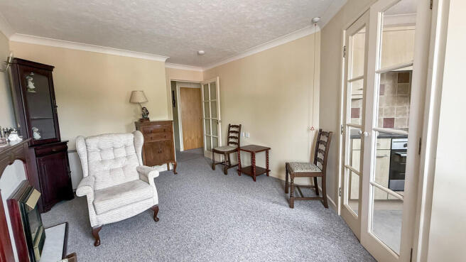 Lounge/dining roo...