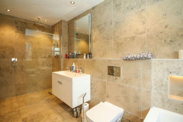 En Suite Bathroom As
