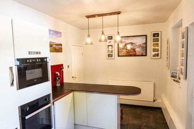 3 bed Semi-Detached for sale Image 9