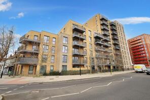 Flat 10, Denman House, New Road, Feltham TW14 9AJ