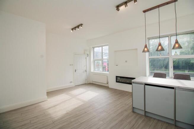 OPEN PLAN LOUNGE KITCHEN DINER
