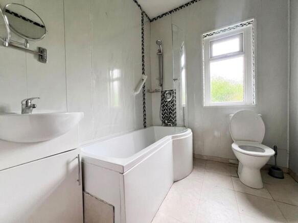 3 bed Detached Bungalow for sale Image 12