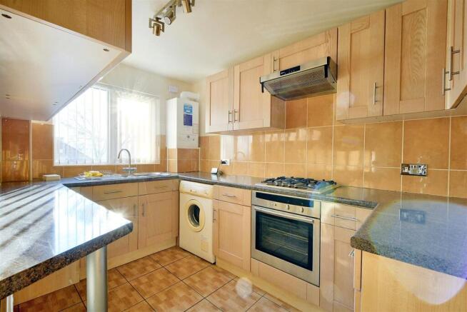 2. Kitchen 1.jpg