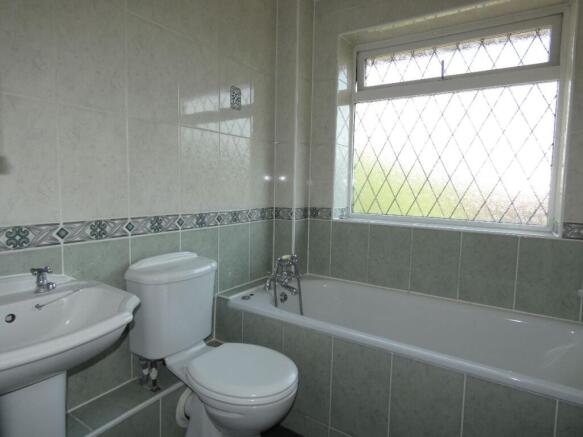 3 bed Semi-Detached to rent Image 8