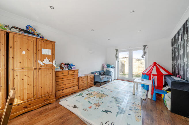 1422580-9-69a9703...