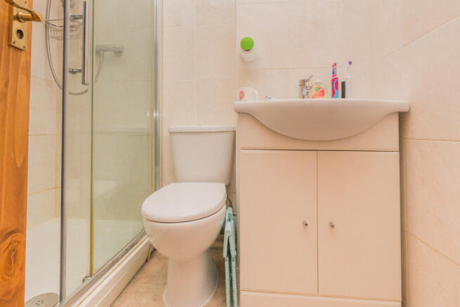 Downstairs Shower...