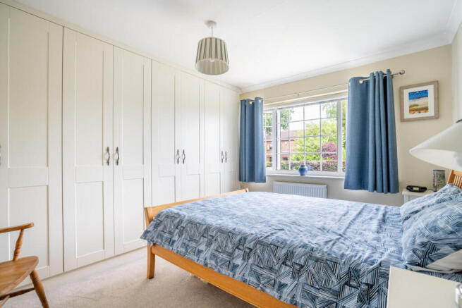 4 bed Semi-Detached for sale Image 11