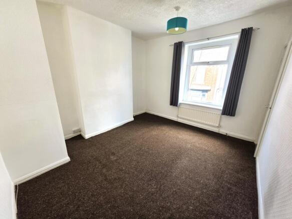 2 bed Terraced to rent Image 8
